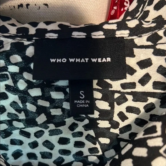 Who What Wear Monochrome Long SleeveMaxi Dress - Picture 4 of 9